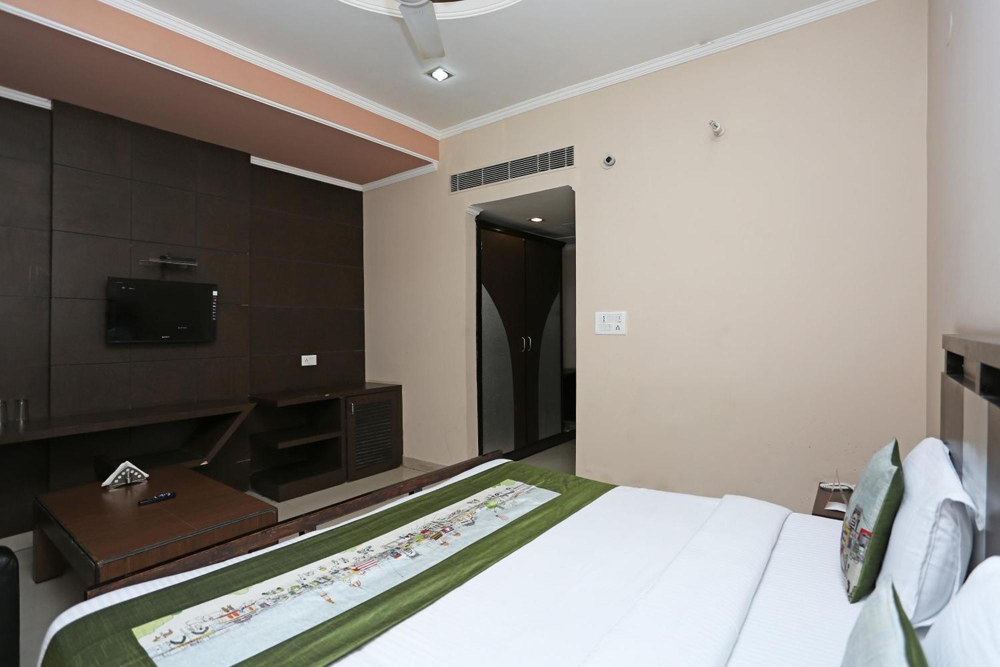 Hotel O Mukut Regency Ghaziabad Exteriör bild