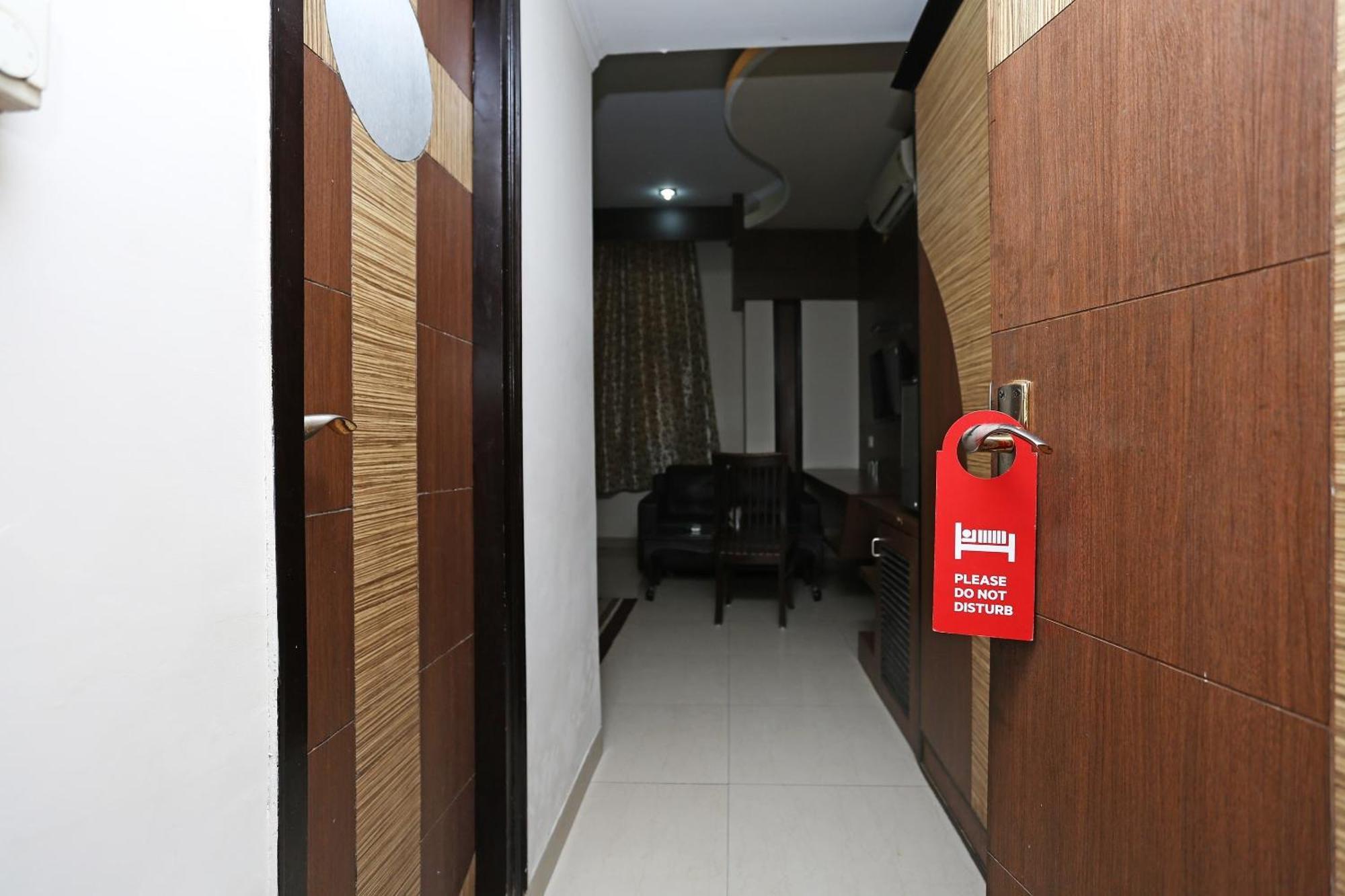 Hotel O Mukut Regency Ghaziabad Exteriör bild