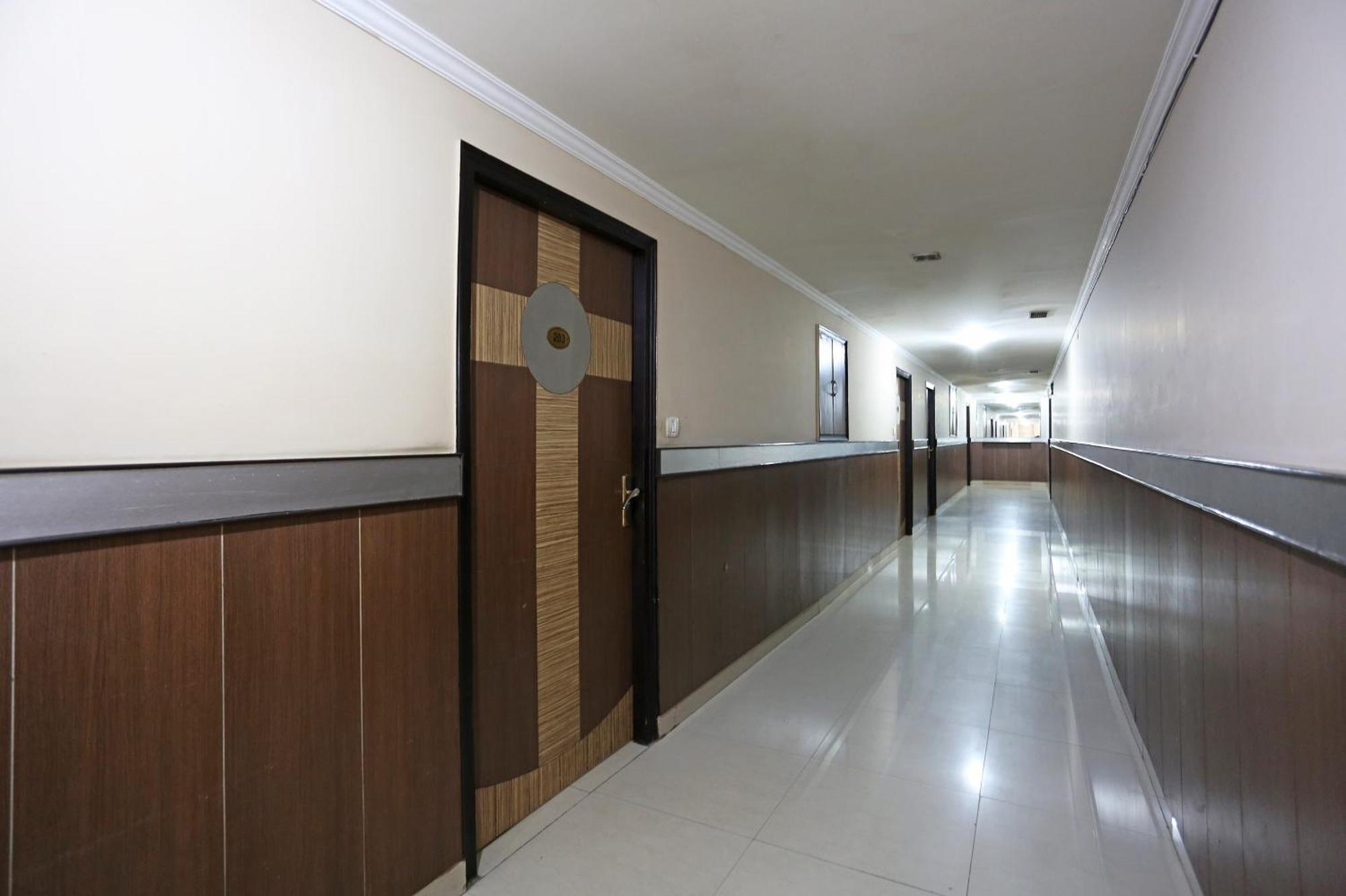 Hotel O Mukut Regency Ghaziabad Exteriör bild